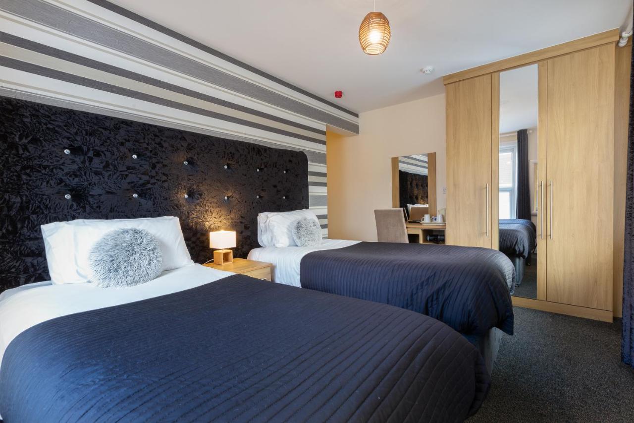Bed & Breakfast 11 Strictly Over 25s No Party People Blackpool