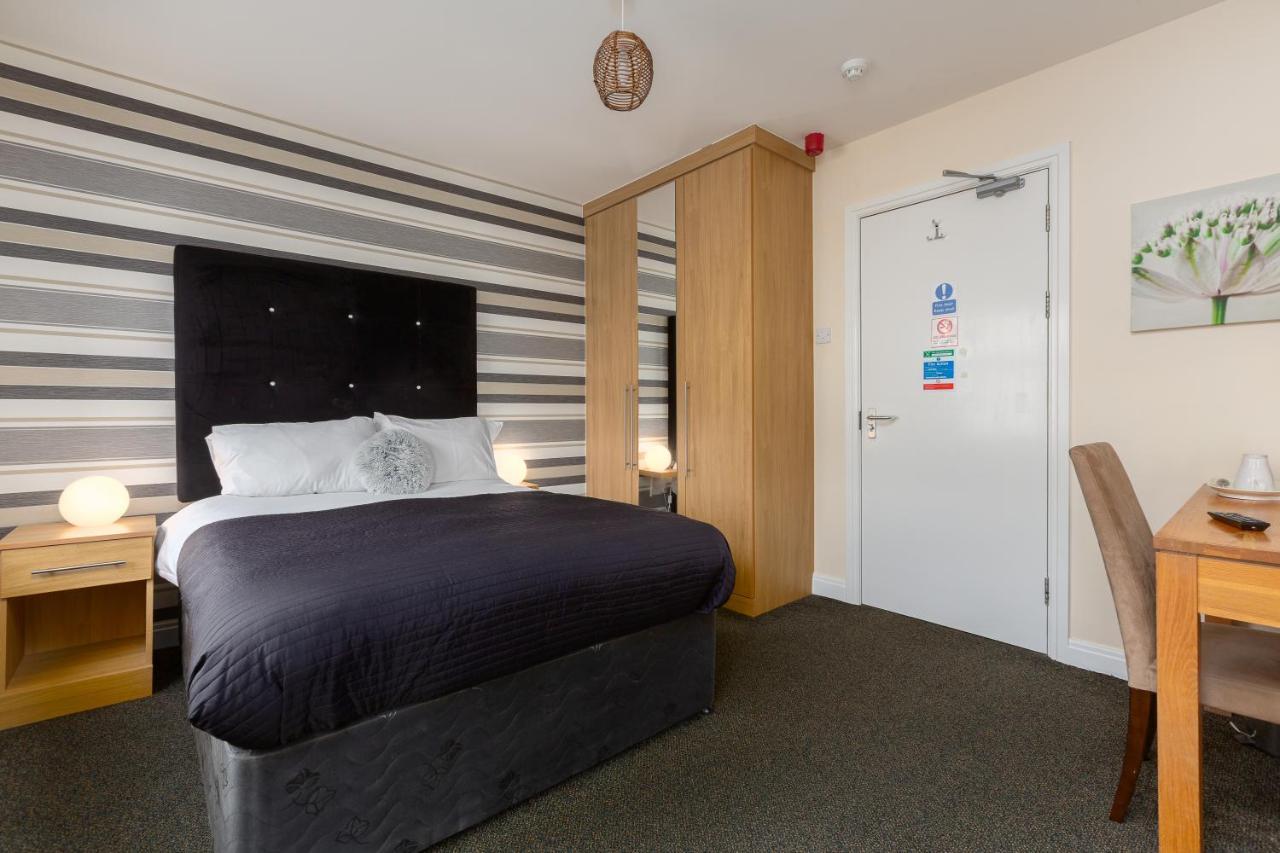 Bed & Breakfast 11 Strictly Over 25s No Party People 3*