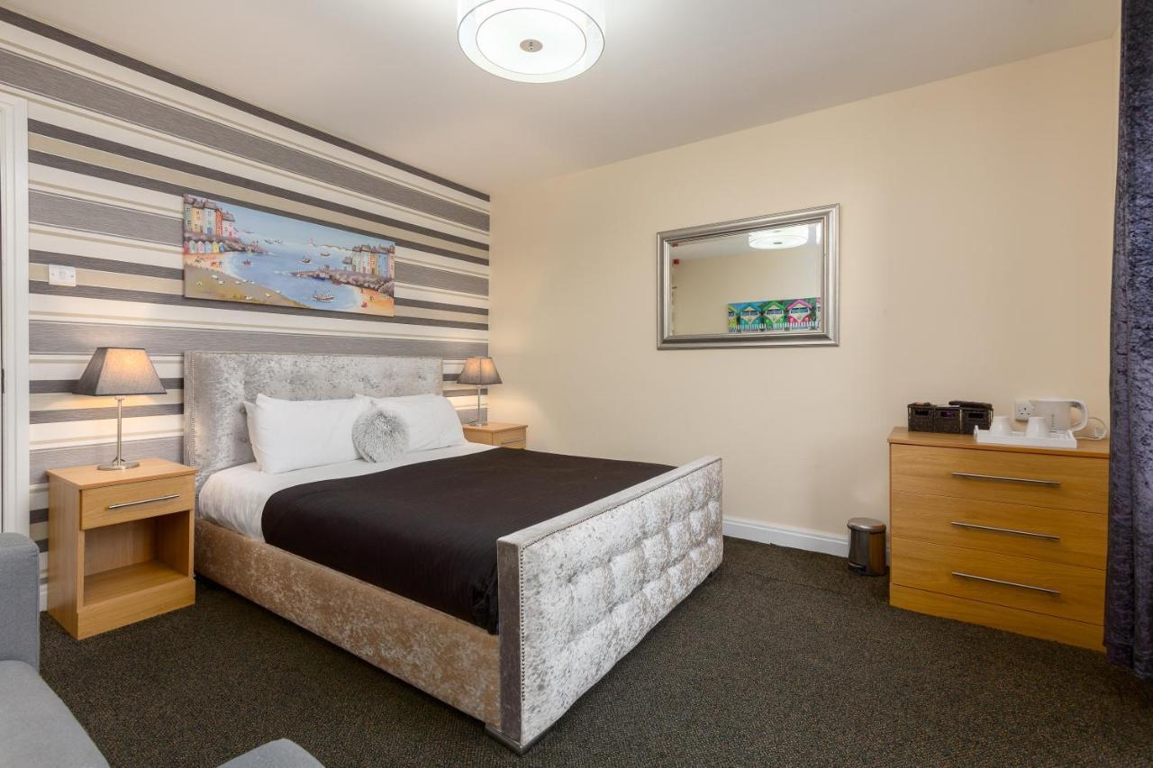 Bed & Breakfast 11 Strictly Over 25s No Party People 3*